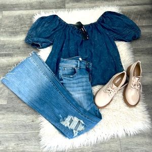 Beautiful Doe&Rae off shoulder jean shirt